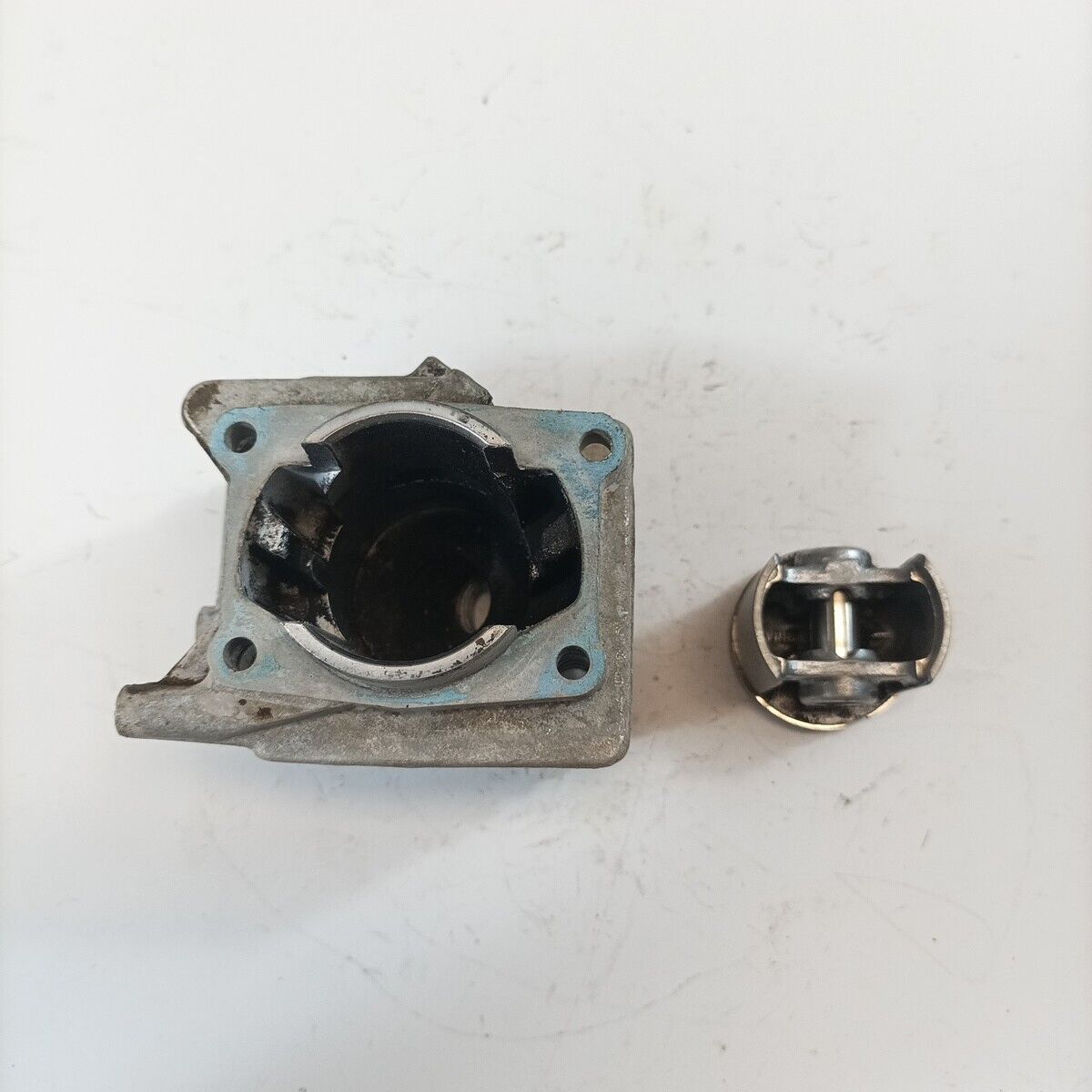 CILINDRO E PISTONE PER MOTOSEGA ALPINA CASTOR P34 TR350 PR350 d 38 ricambi usati