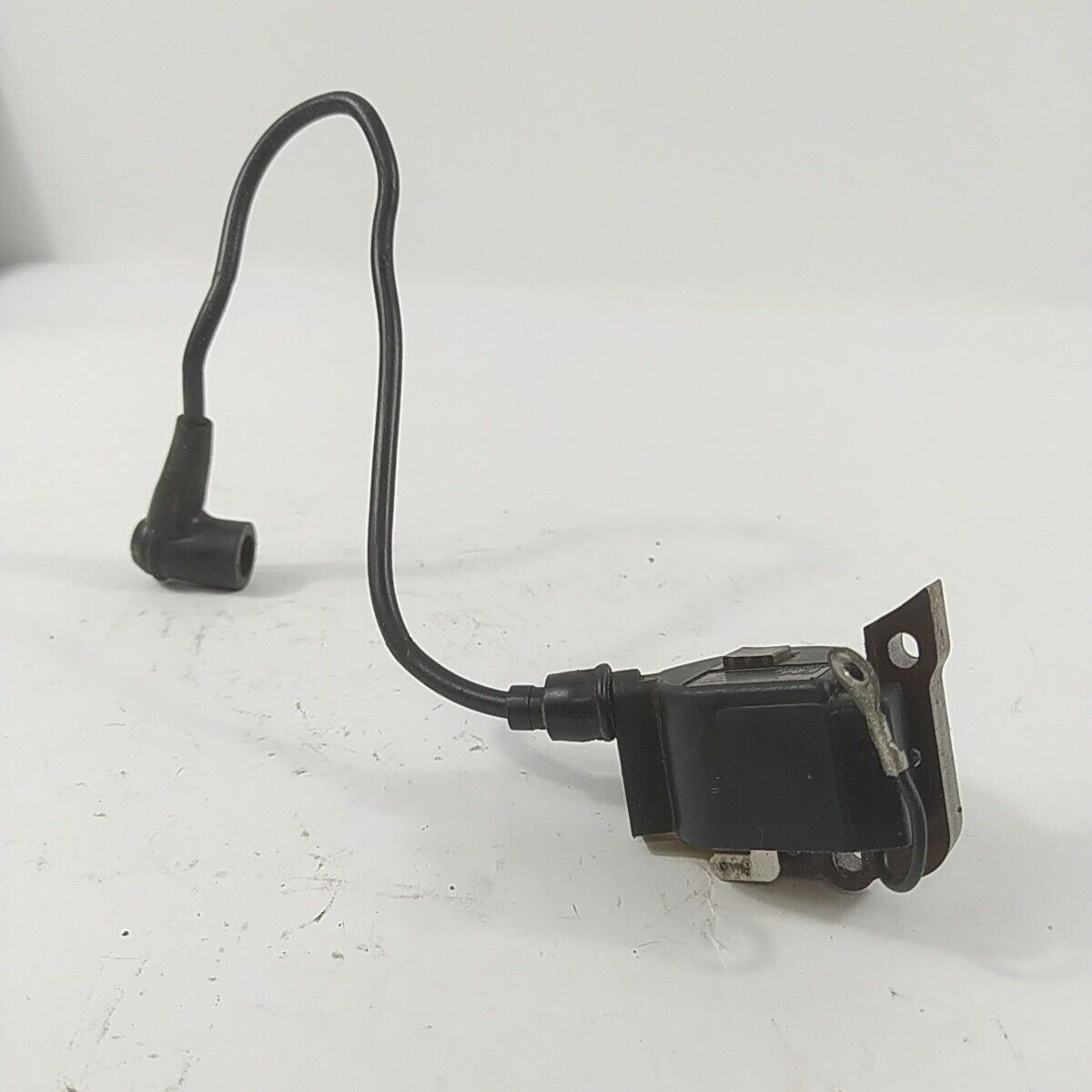 Ricambi DECESPUGLIATORE HUSQVARNA 39 R usati BOBINA Em DI AVVIAMENTO ACCENSIONE