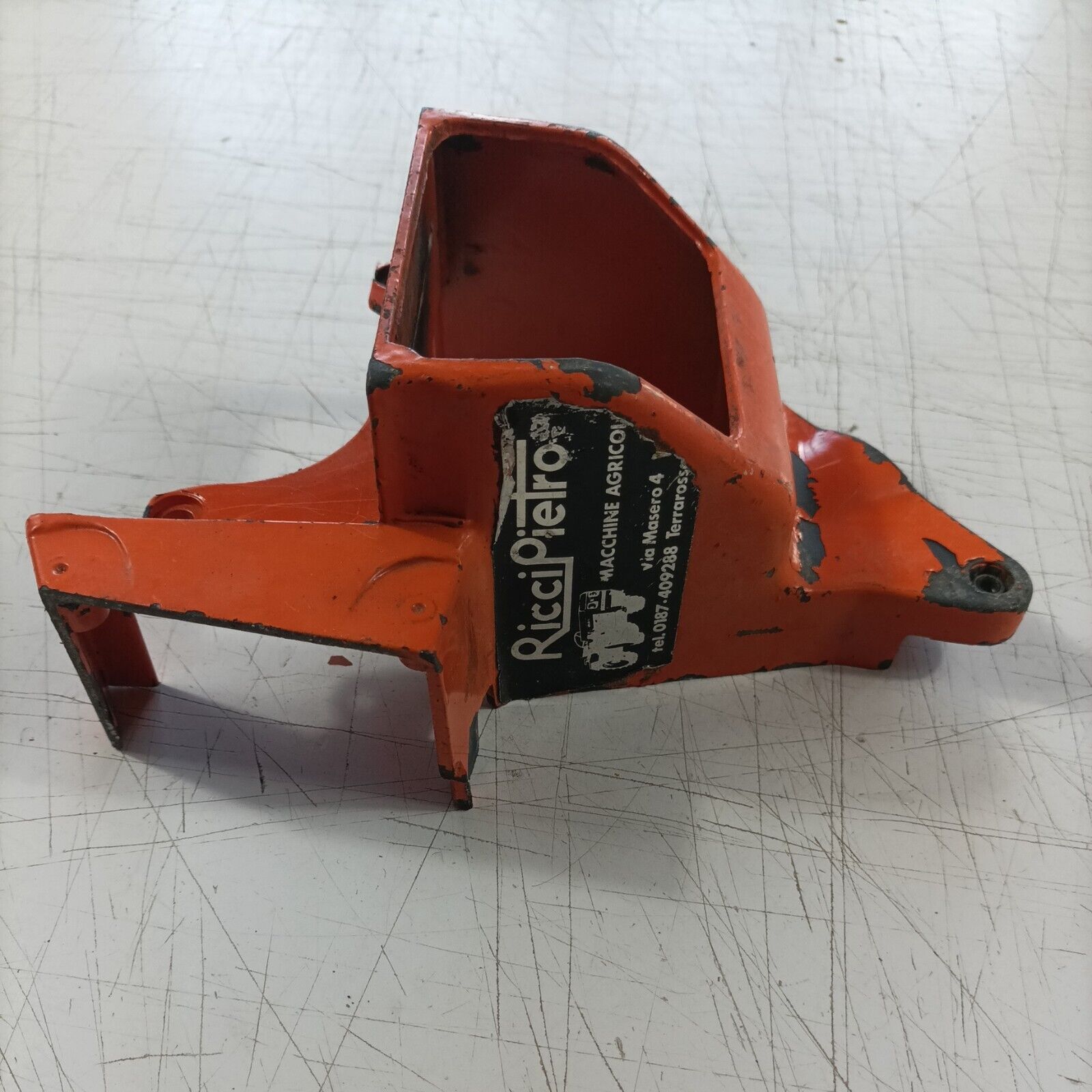 MOTOSEGA OLEOMAC 240 CARTER coperchio MOTORE MARMITTA TELAIO LATERALE DX usato