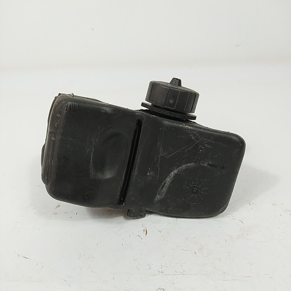 serbatoio CARBURANTE E TAPPO PER MOTOSEGA POULAN 2000 2.0 C.I ricambi usati