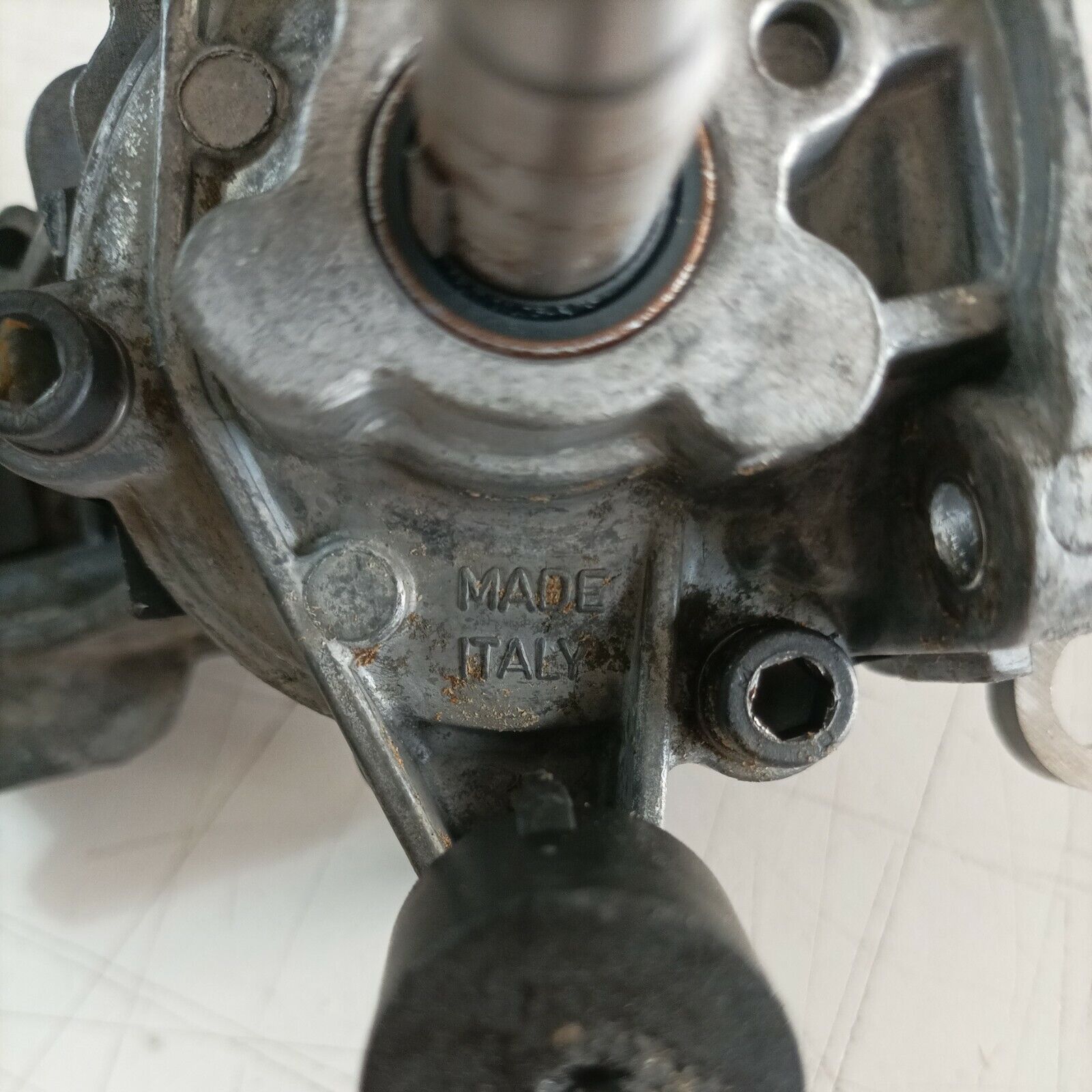 BASAMENTO CILINDRO E ALBERO MOTORE ORIGINALE PER MOTOSEGA CASTOR 330 ANTIVIB