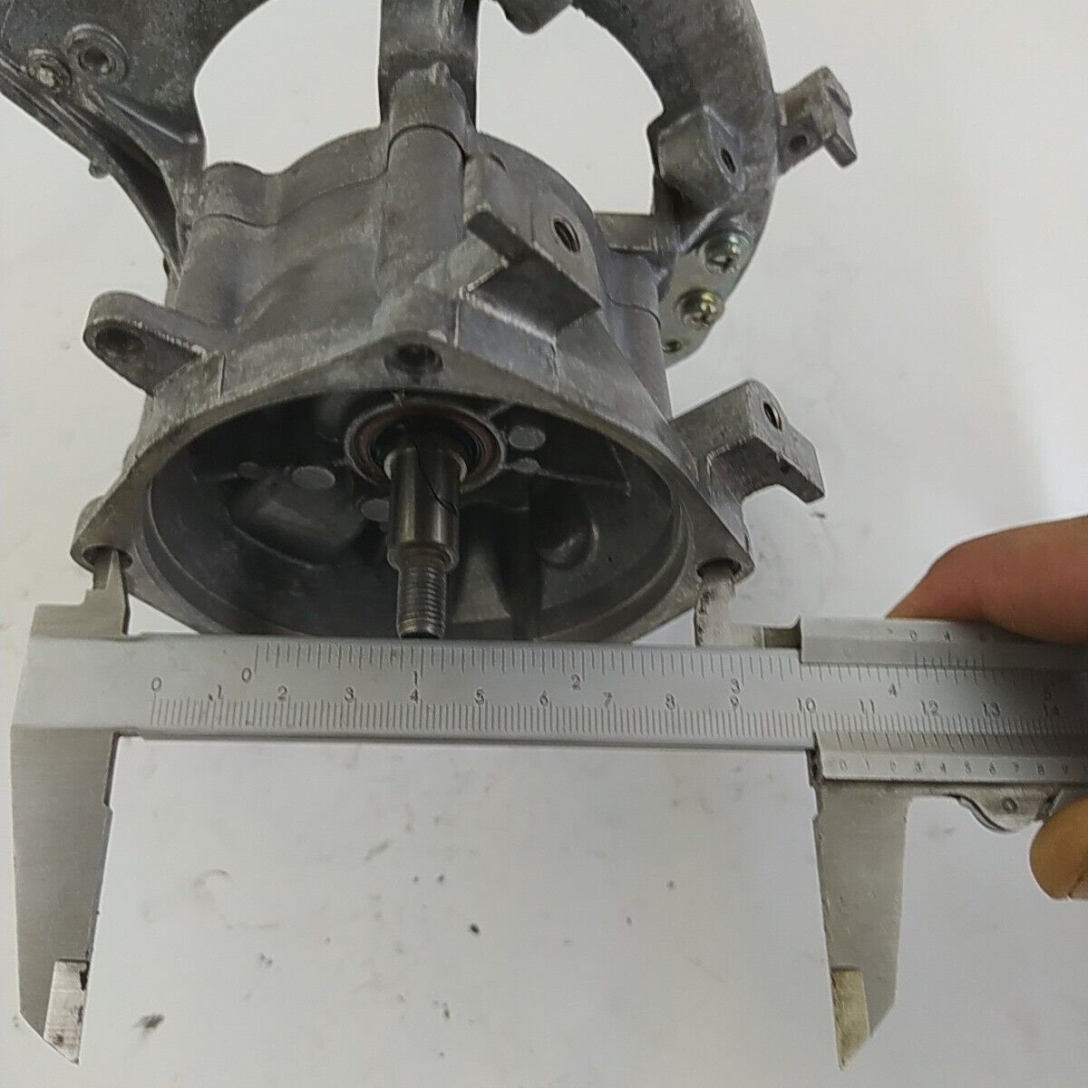 Ricambio CARTER BASAMENTO CILINDRO usato per decespugliatore KAWASAKI TD 40
