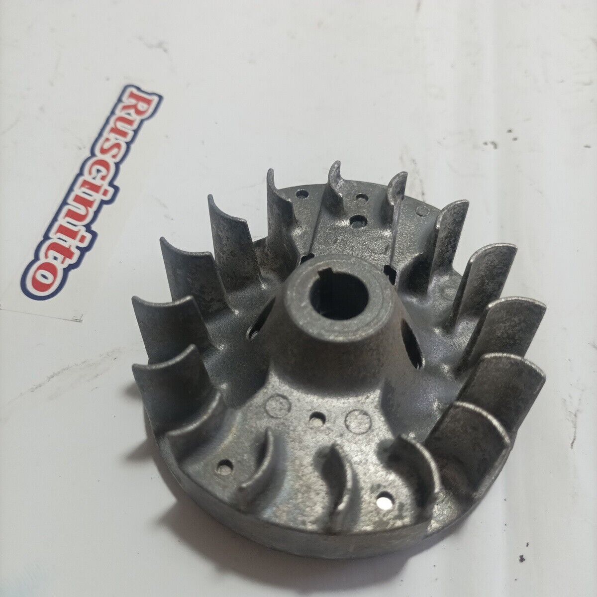 Ricambio VOLANO ACCENSIONE AVVIAMENTO Usato decespugliatore SANDRIGARDEN GBL 26 