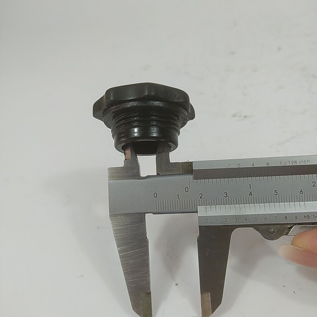 Ricambio per motosega STIHL 08 S TAPPO SERBATOIO OLIO ORIGINALE usato