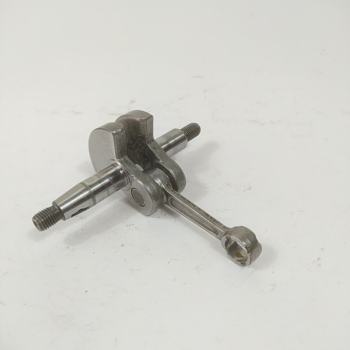 Ricambio per decespugliatore EFCO 8250 ALBERO MOTORE ORIGINALE usato