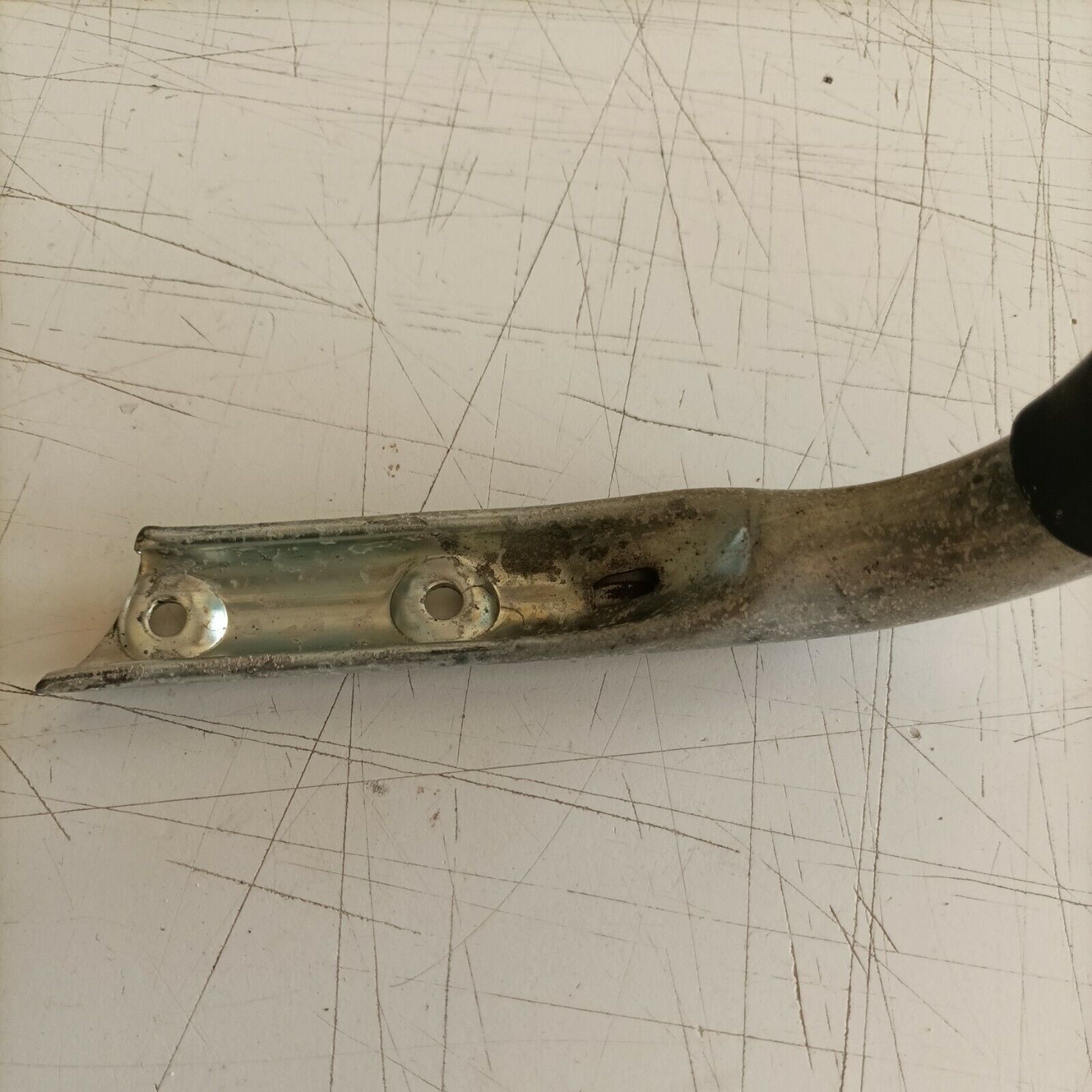 IMPUGNATURA MANIGLIA superiore PER MOTOSEGA MCCULLOCH PM 484 ricambi usati