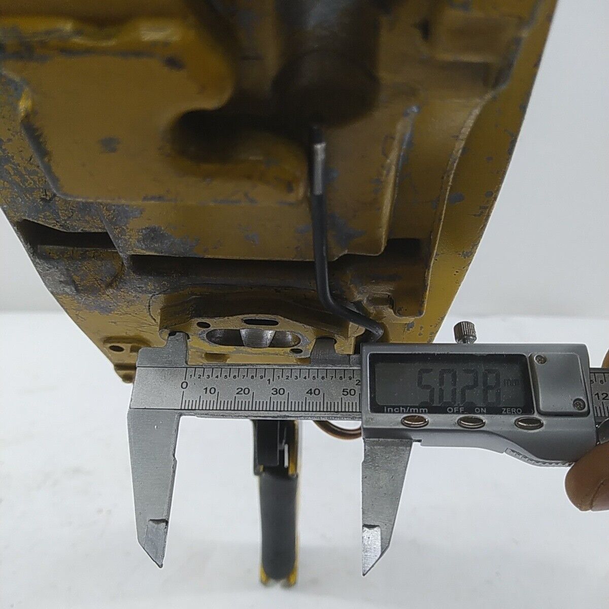 Ricambi IMPUGNATURA MANIGLIA PER MOTOSEGA MCCULLOCH PRO MAC 555 usati