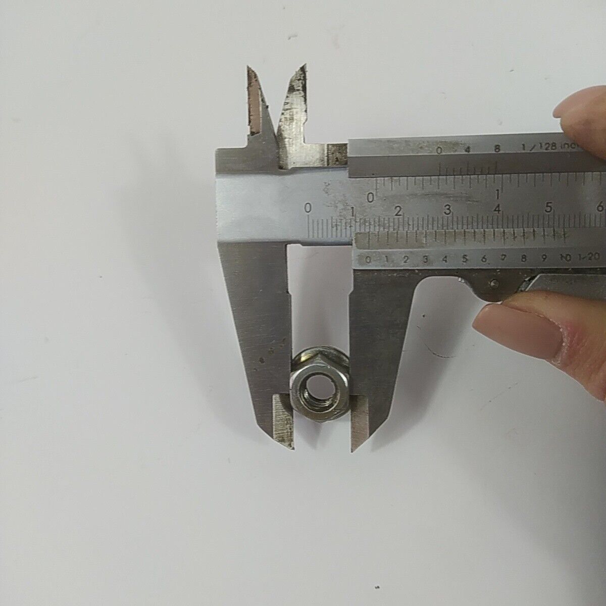 Ricambio per DECESPUGLIATORE ALPINA VIP 34 DADO BULLONE ALBERO MOTORE usato 