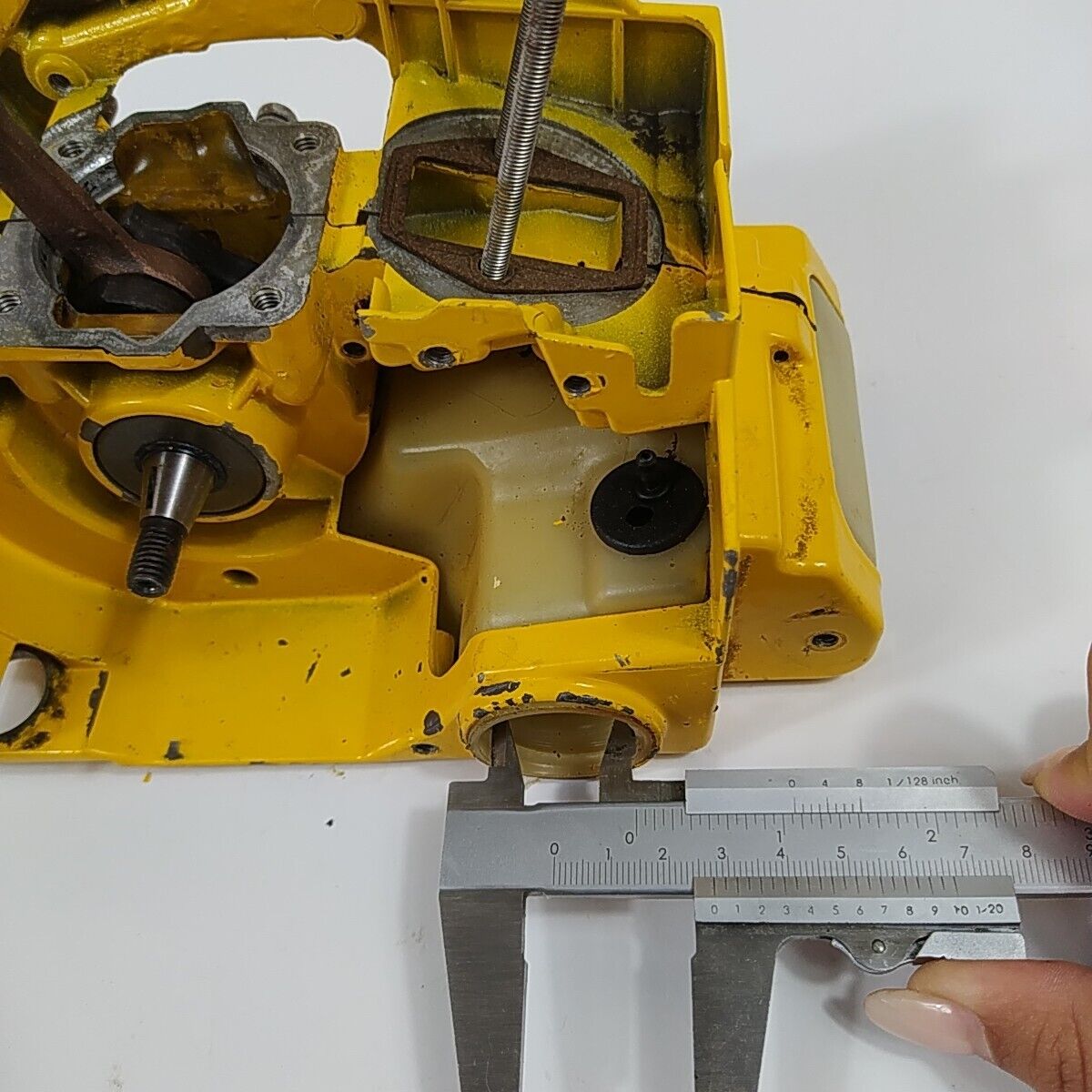 CARTER SERBATOIO carburante e albero motore MOTOSEGA MCCULLOCH PM 484 usato
