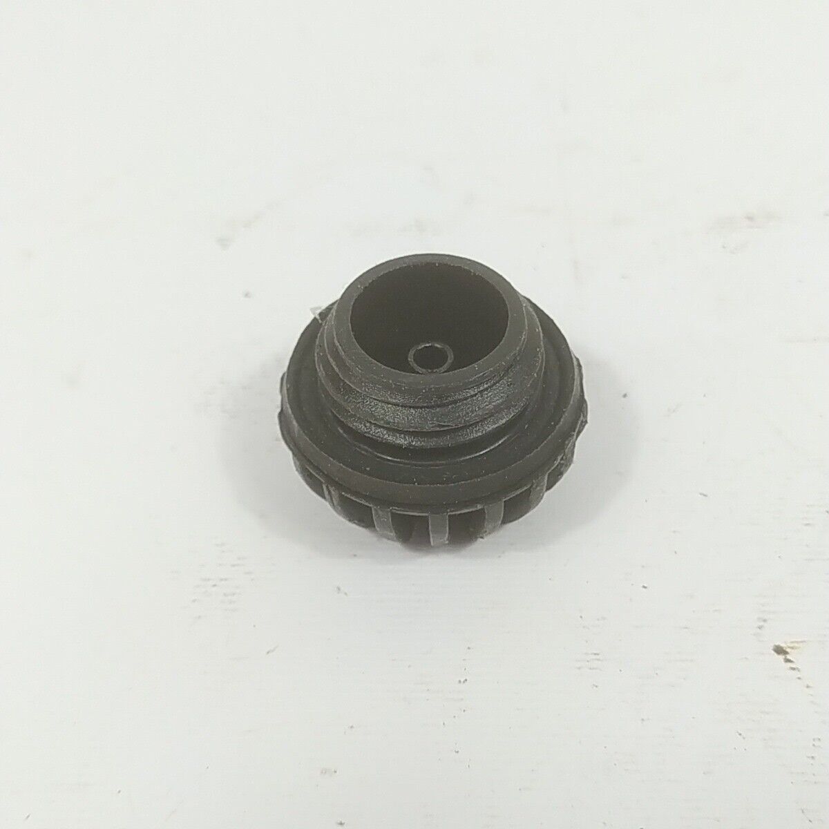 Ricambio per motosega ALPINA 500 TAPPO SERBATOIO OLIO CATENA ORIGINALE usato