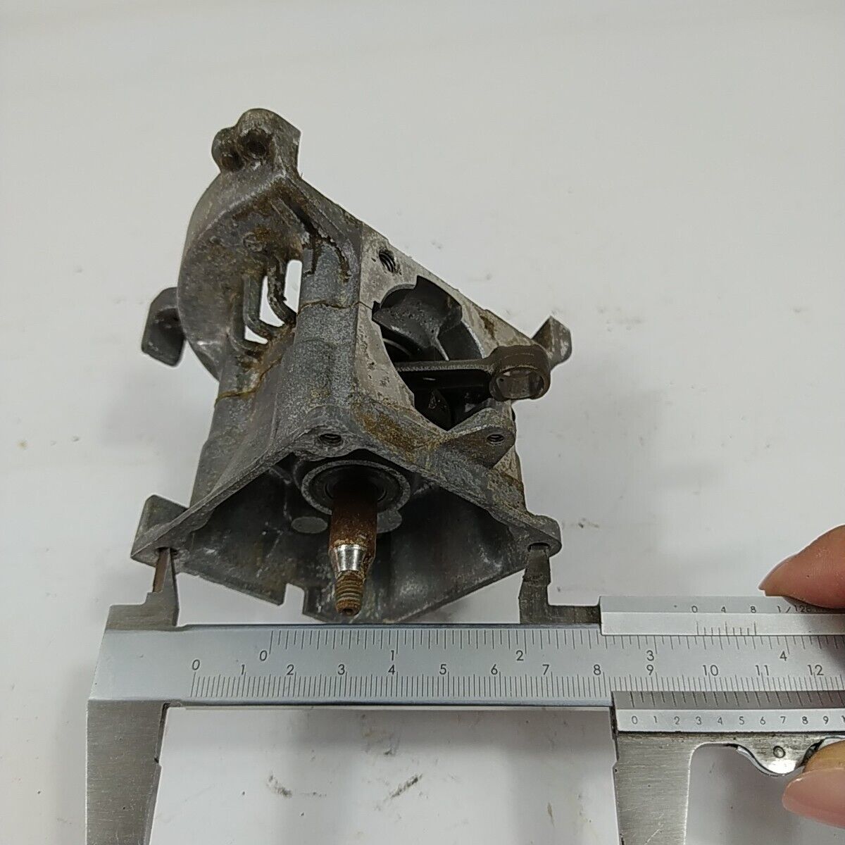 ricambio usato CARTER ALBERO MOTORE PER DECESPUGLIATORE KAWASAKI TG 33