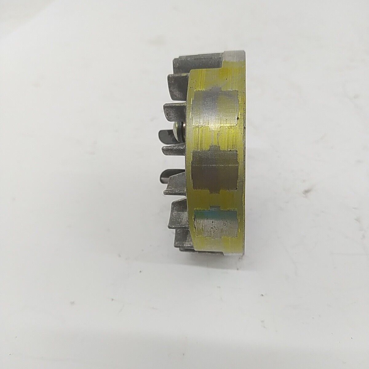Ricambio usato VOLANO MAGNETICO DI AVVIAMENTO per MOTOSEGA Echo 330 EVL