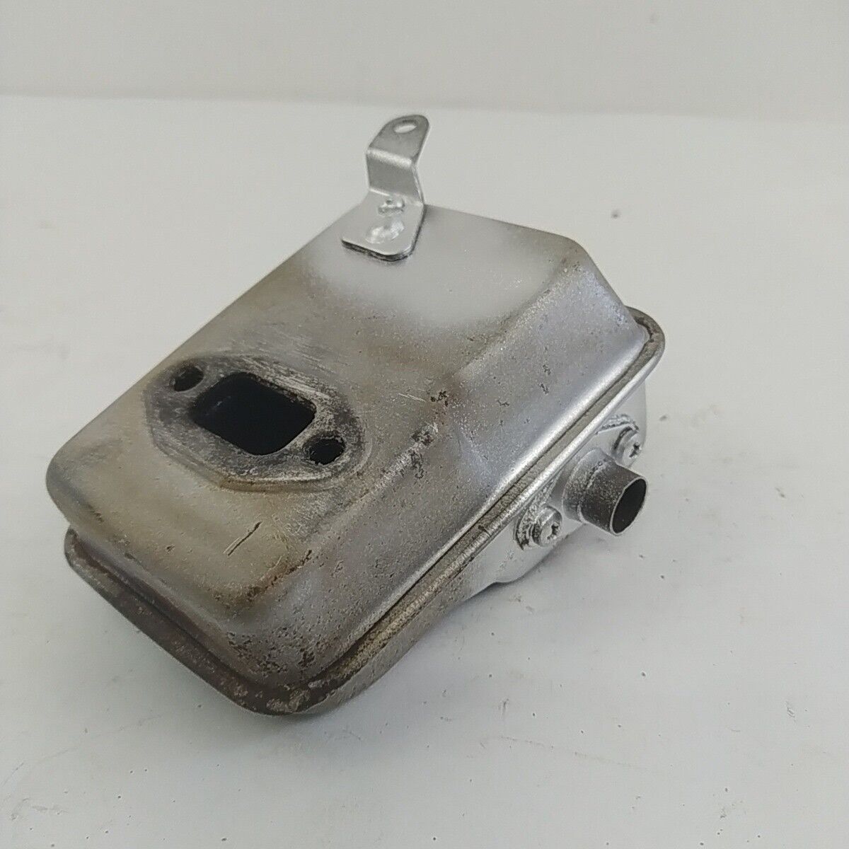 Ricambio MARMITTA SILENZIATORE usato per decespugliatore MITSUBISHI TL 52