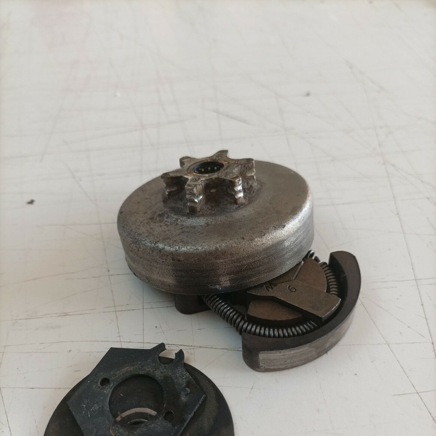 FRIZIONE E CAMPANA PER MOTOSEGA PARTNER FORMULA 60 420 POULAN ricambi usati