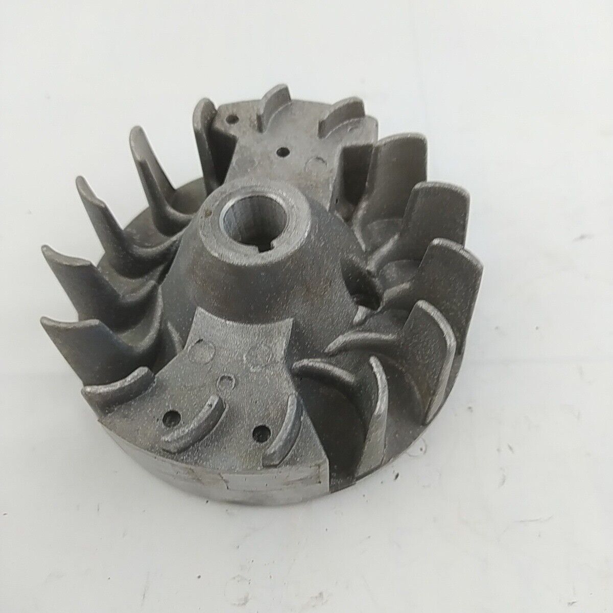 Ricambio VOLANO di accensione usato per decespugliatore MITSUBISHI TL 52 42