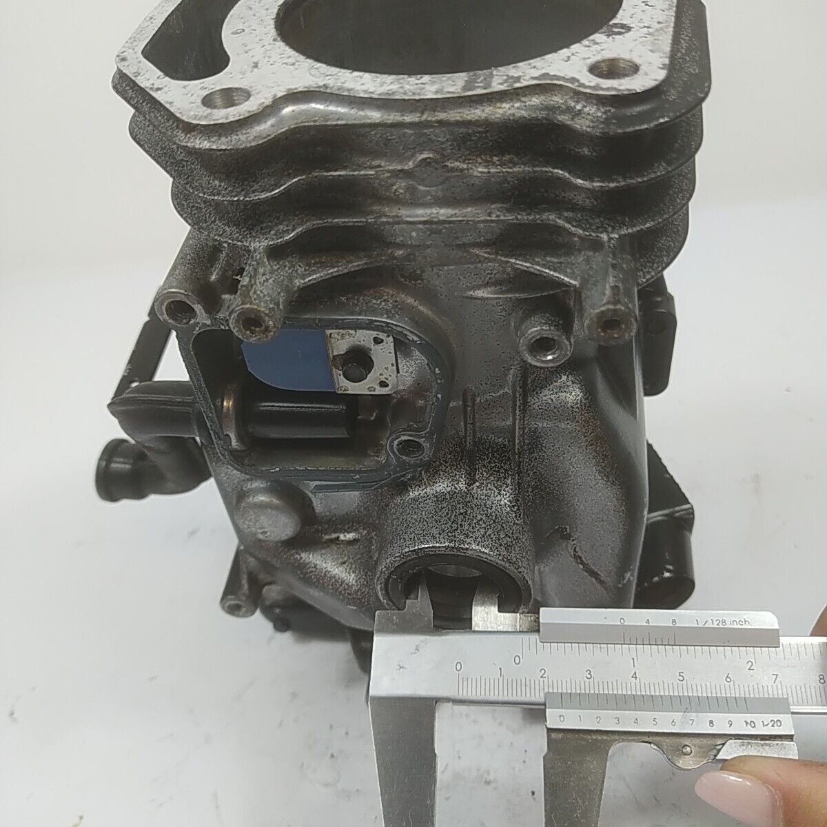 Ricambio CILINDRO CARTER MOTORE per tosaerba Briggs & Stratton 675 EXi usato