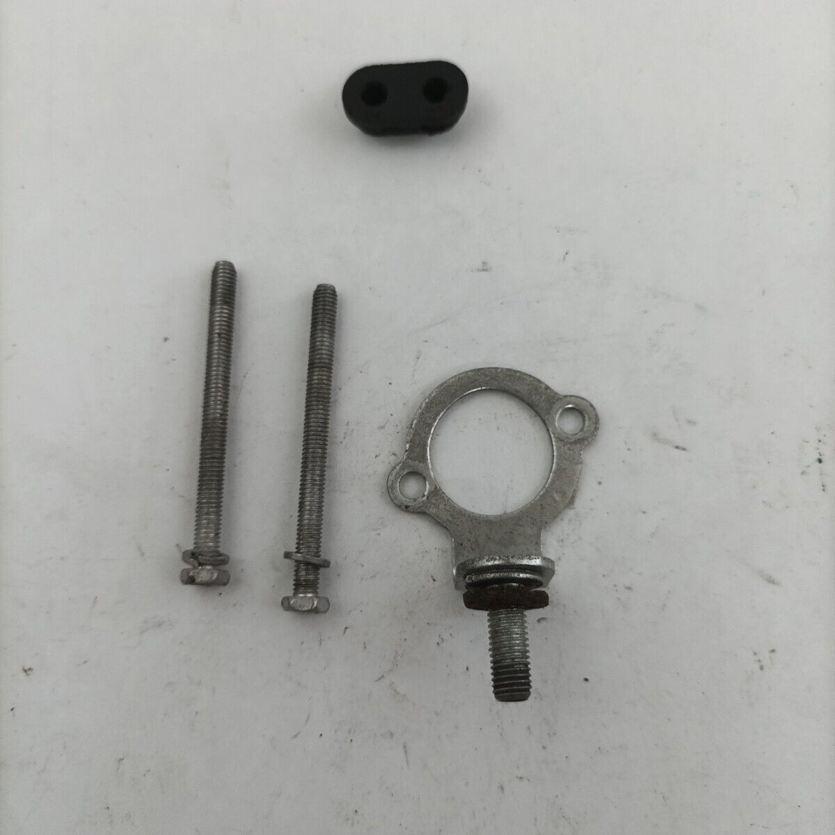 Ricambio SUPPORTO CARBURATORE E FILTRO ARIA MOTOSEGA HOMELITE XL - 12 usato