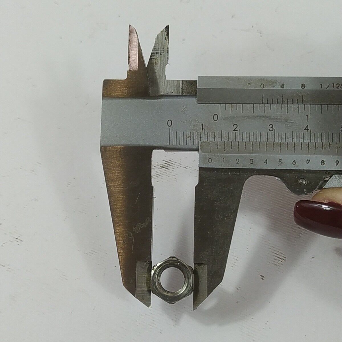 Ricambio DECESPUGLIATORE kawasaki kt 17 DADO BULLONE FERMO VOLANO ALBERO usato
