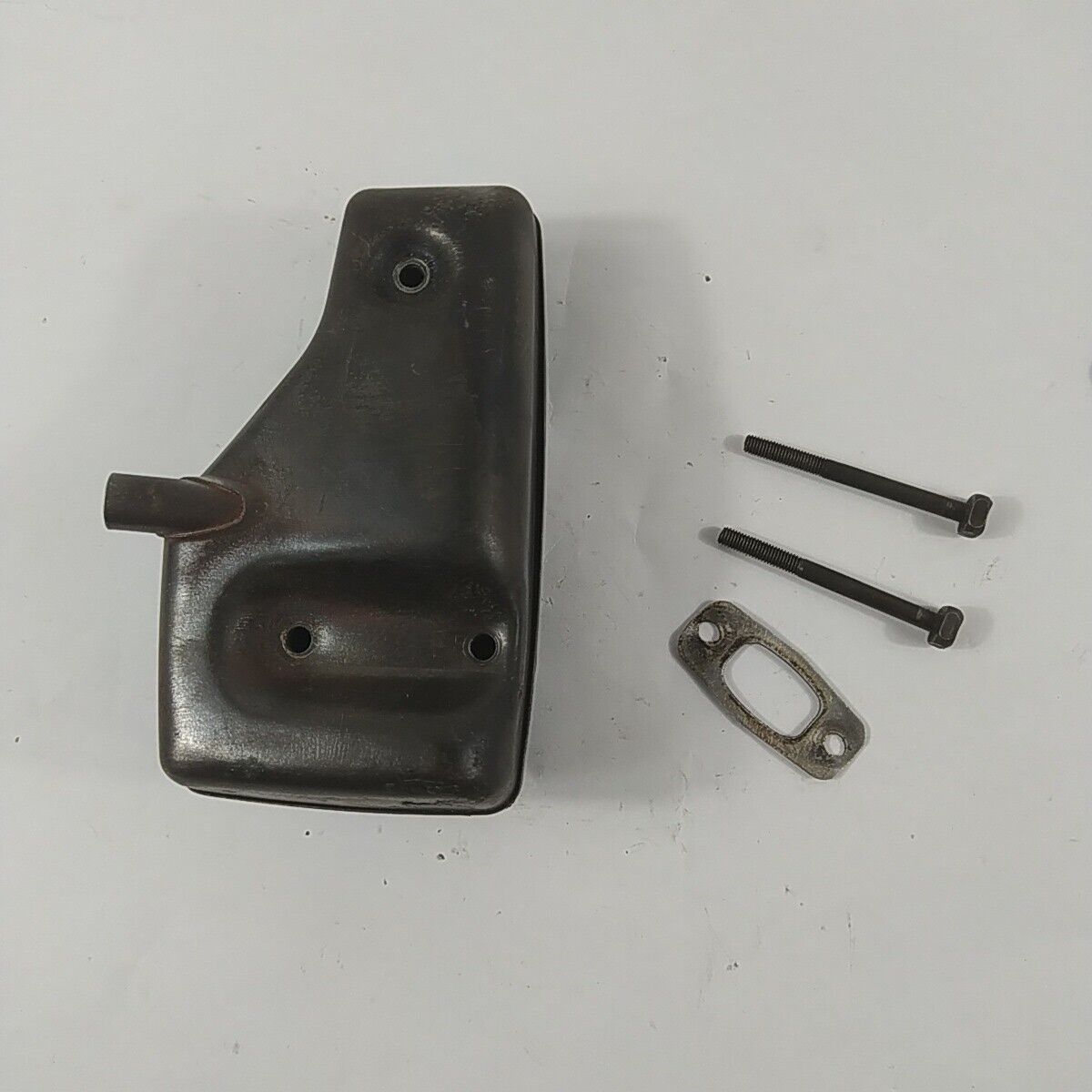 Ricambi per DECESPUGLIATORE HUSQVARNA 39 R usati MARMITTA TERMINALE DI SCARICO