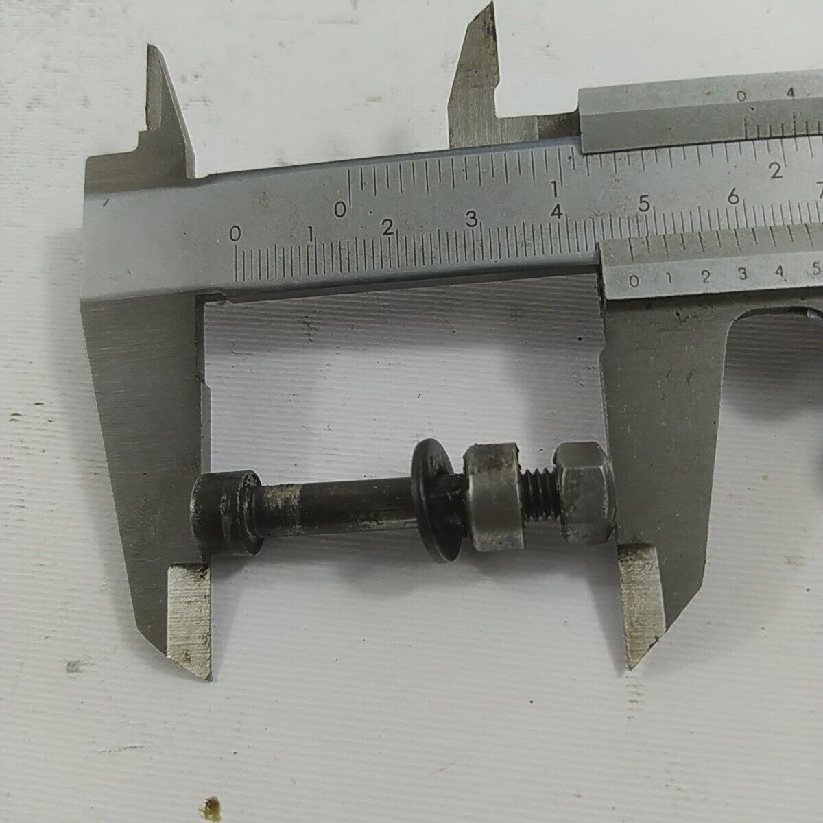 ricambio PERNO VITE SUPPORTO MANIGLIA MANICO motosega ALPINA CASTOR 41 40 usati