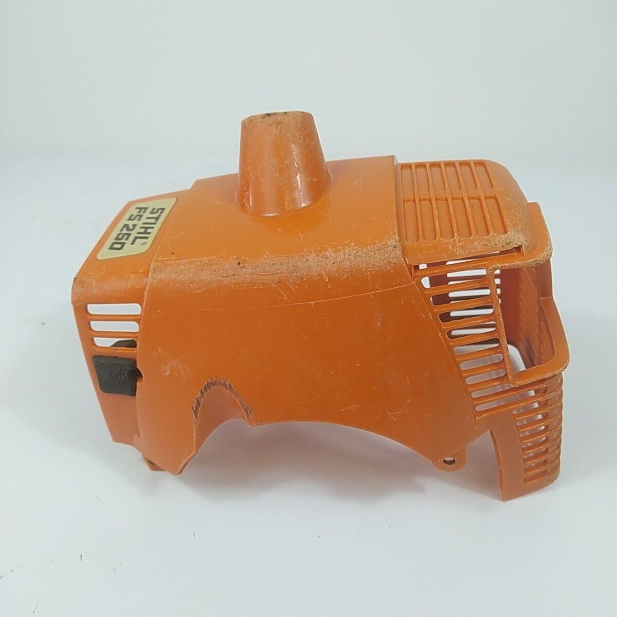 Ricambio per decespugliatore STIHL FS 250 COPERCHIO COPRI MOTORE CILINDRO usato