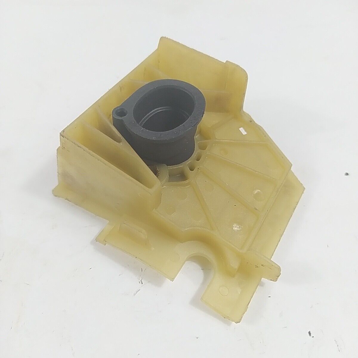 Ricambio COLLETTORE RACCORDO flangia CARBURATORE PER MOTOSEGA POULAN usato