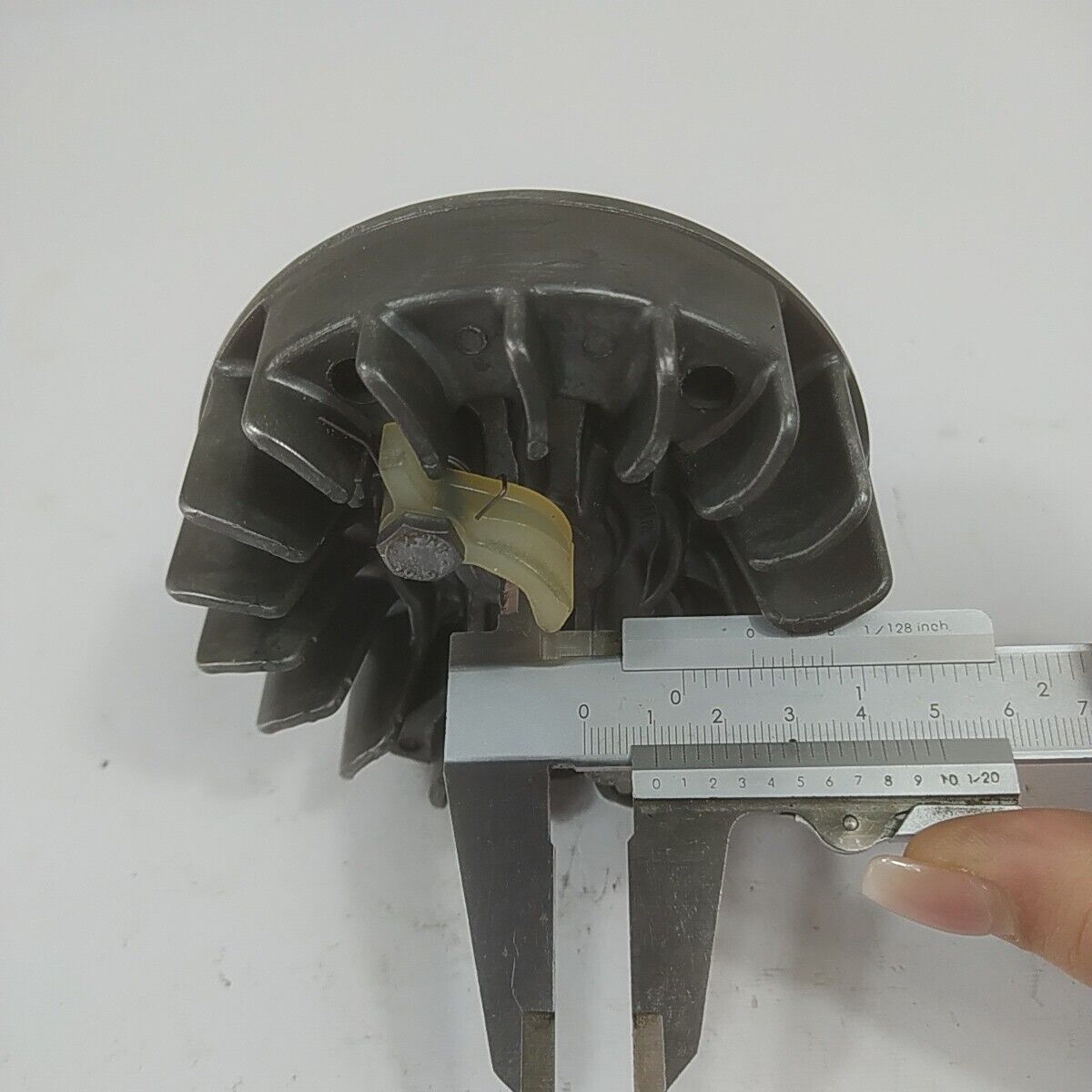 Ricambio per motosega ALPINA 500 VOLANO MAGNETICO DI AVVIAMENTO 4152920 usato