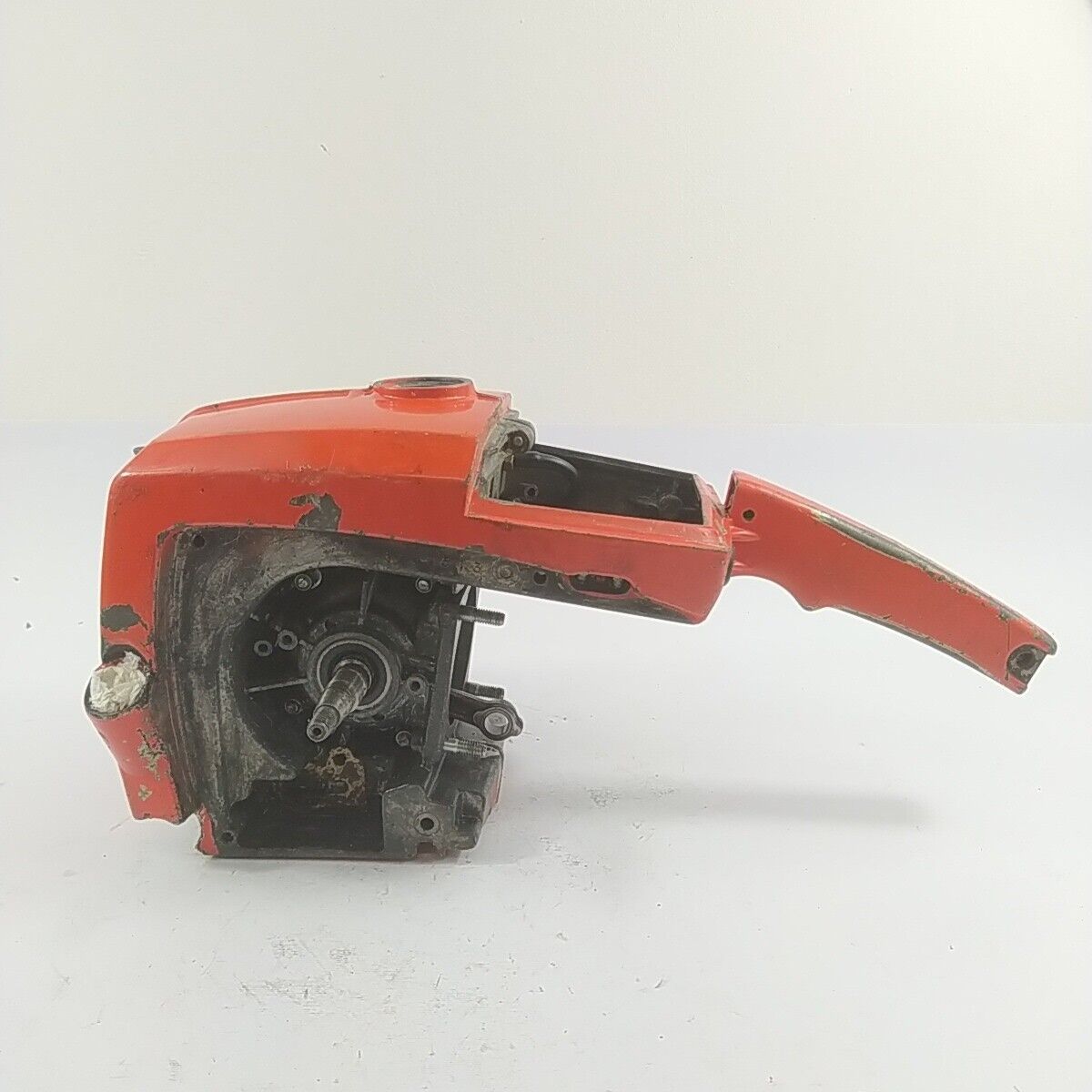 ricambio TELAIO BASAMENTO E ALBERO MOTORE MANICO per motosega CASTOR C 70 usati