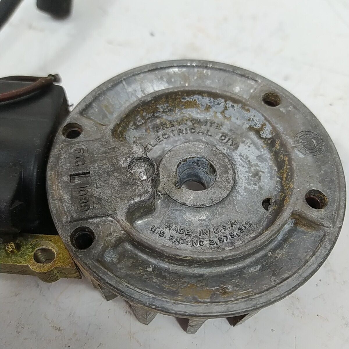 ricambio usato BOBINA E VOLANO MAGNETICO DI AVVIAMENTO per motosega CASTOR 330 