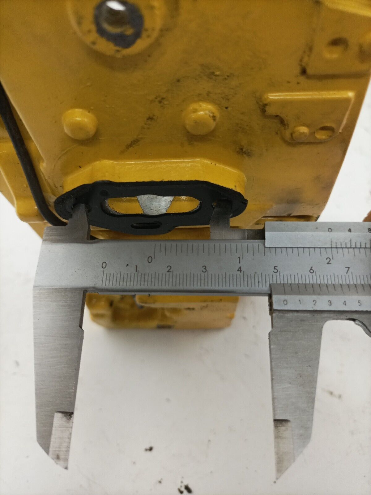 Ricambi MANIGLIA IMPUGNATURA comandi PER MOTOSEGA MCCULLOCH PRO MAC 700 usati