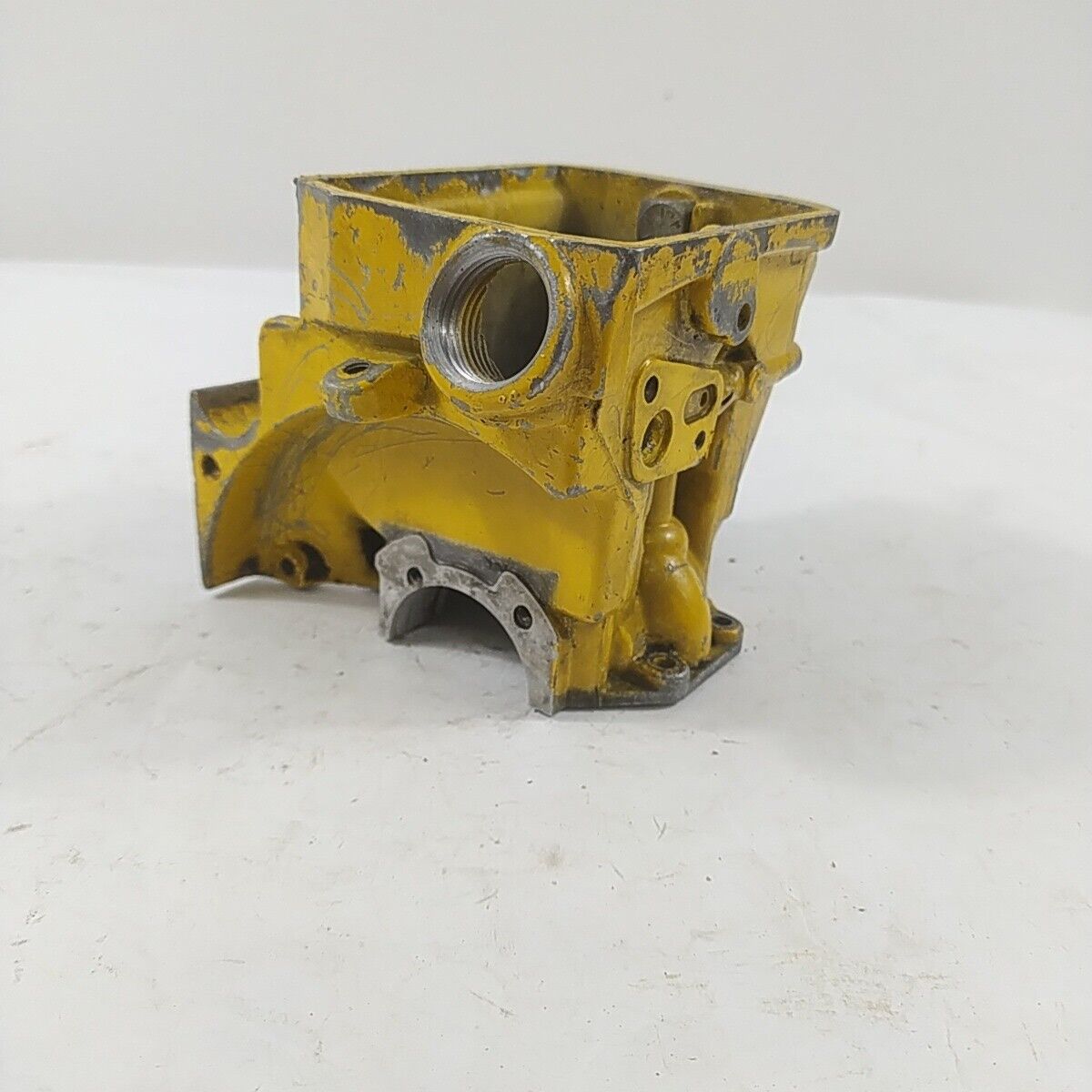 Ricambi BASAMENTO CILINDRO E SERBATOIO PER MOTOSEGA MCCULLOCH PRO MAC 555 usati