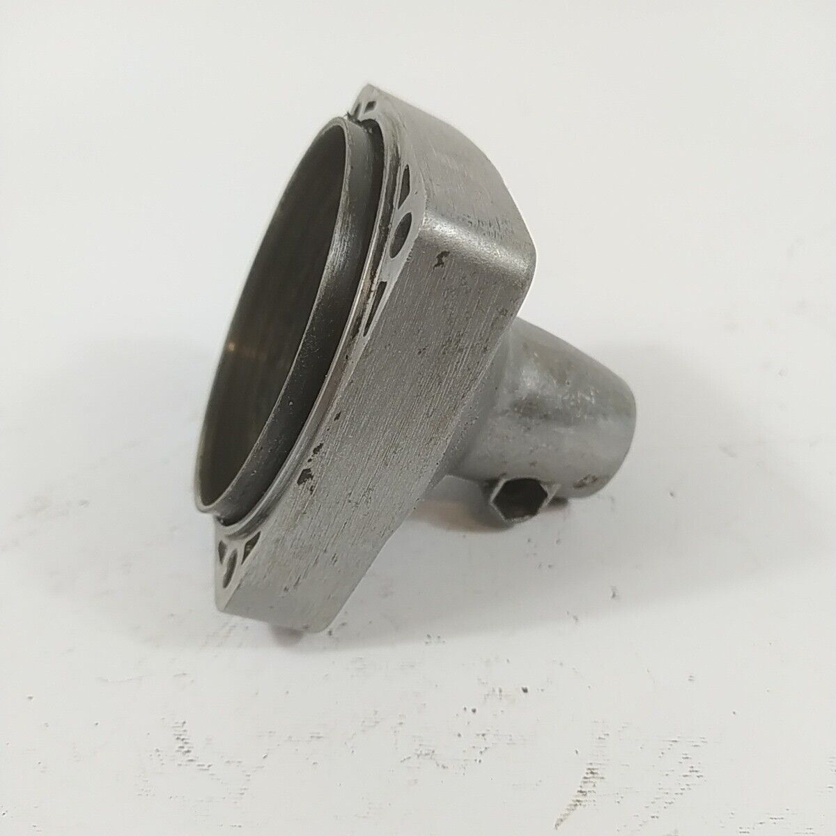 SUPPORTO CAMPANA FRIZIONE usato per decespugliatore MITSUBISHI T170 T200 serie T