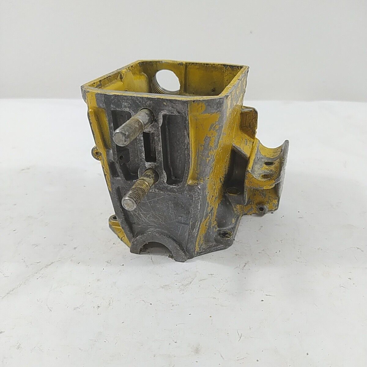 Ricambi BASAMENTO CILINDRO E SERBATOIO PER MOTOSEGA MCCULLOCH PRO MAC 555 usati