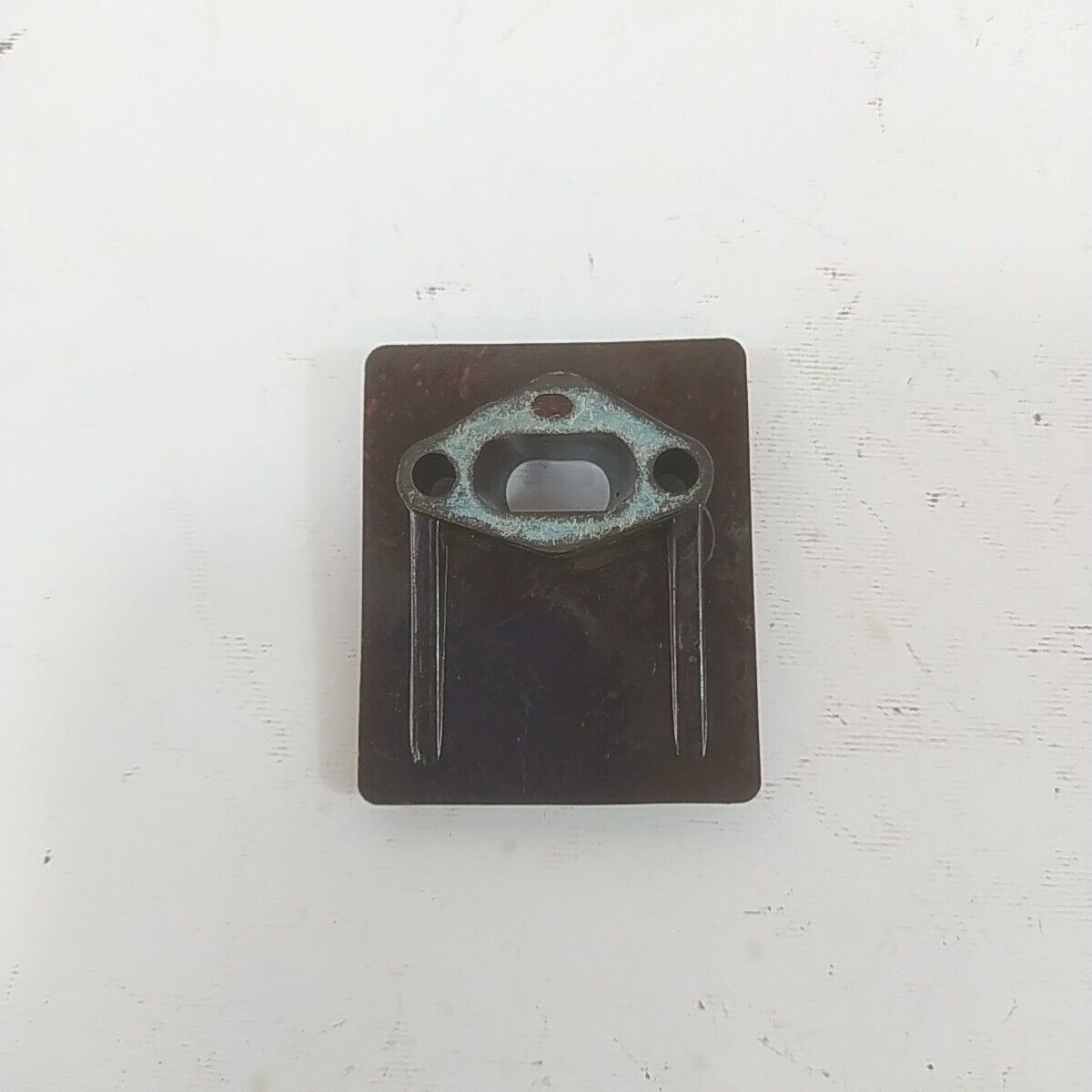 ricambio FLANGIA COLLETTORE CARBURATORE usato per decespugliatore KAWASAKI TD 33