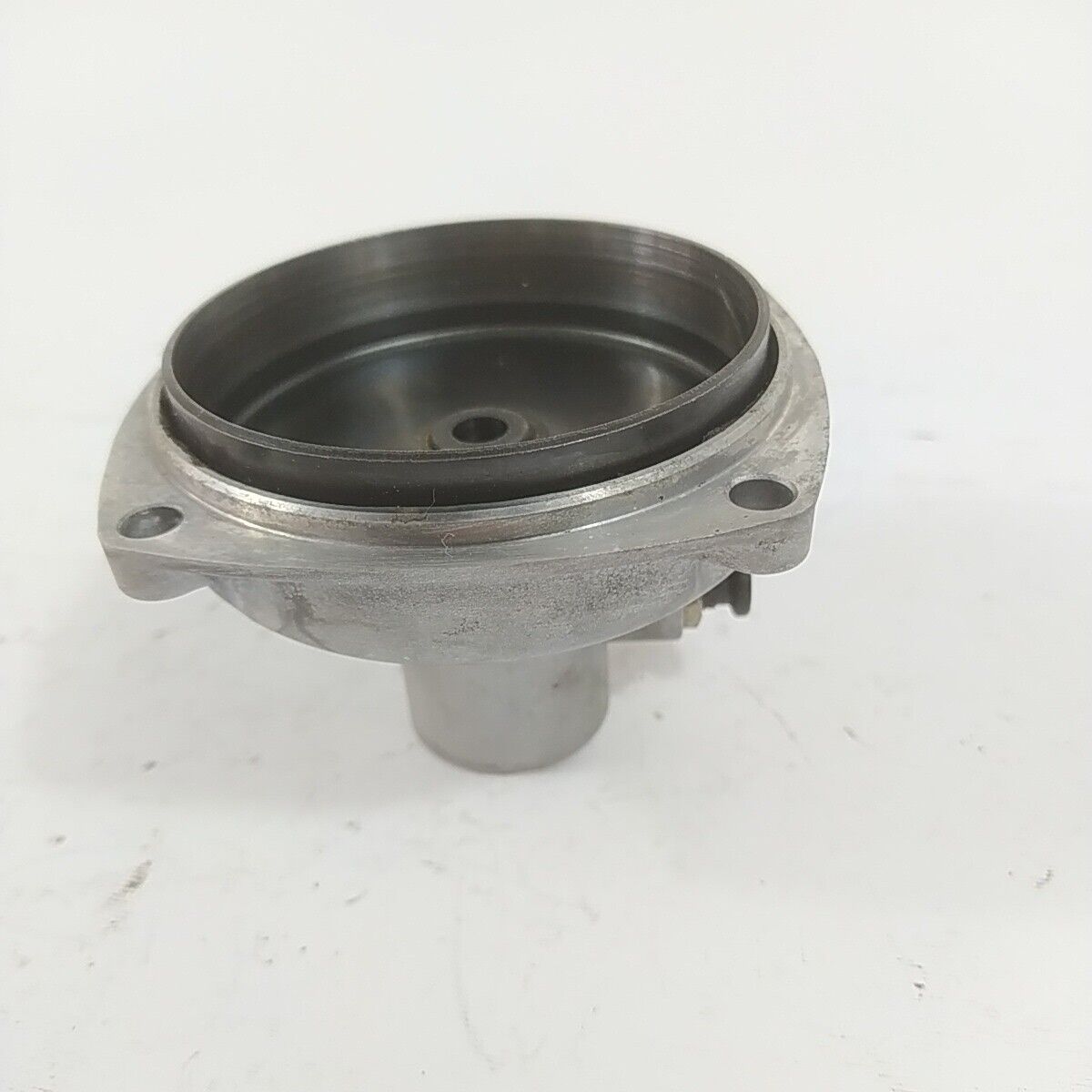 Ricambio CARTER SUPPORTO COPERCHIO CAMPANA usato per decespugliatore ZENOAH G43L