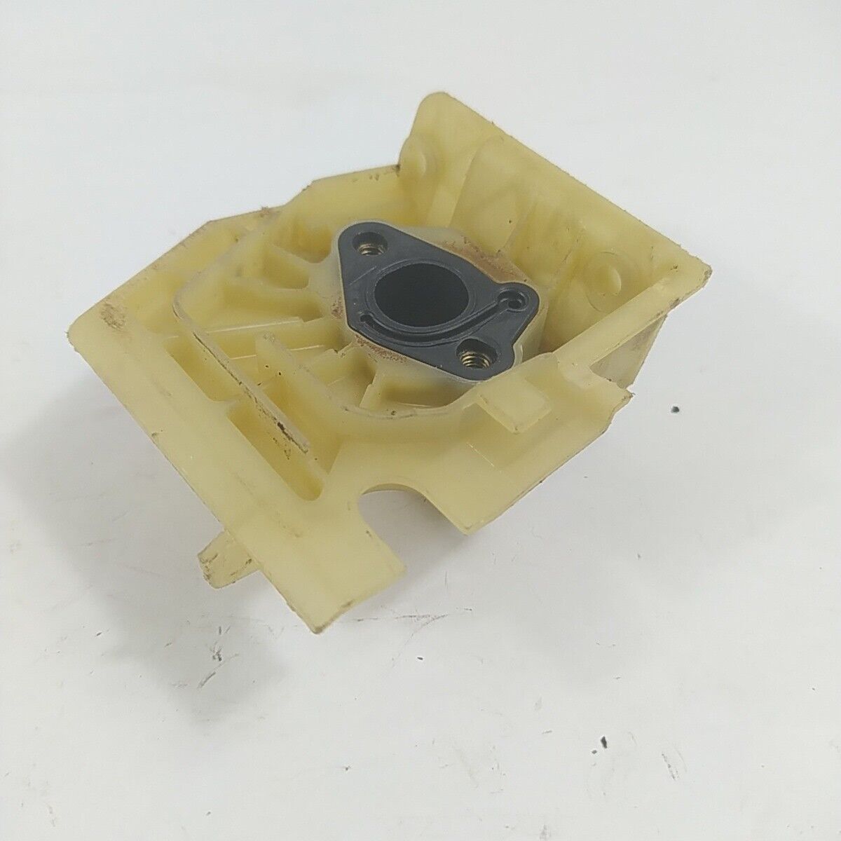 Ricambio COLLETTORE RACCORDO flangia CARBURATORE PER MOTOSEGA POULAN usato