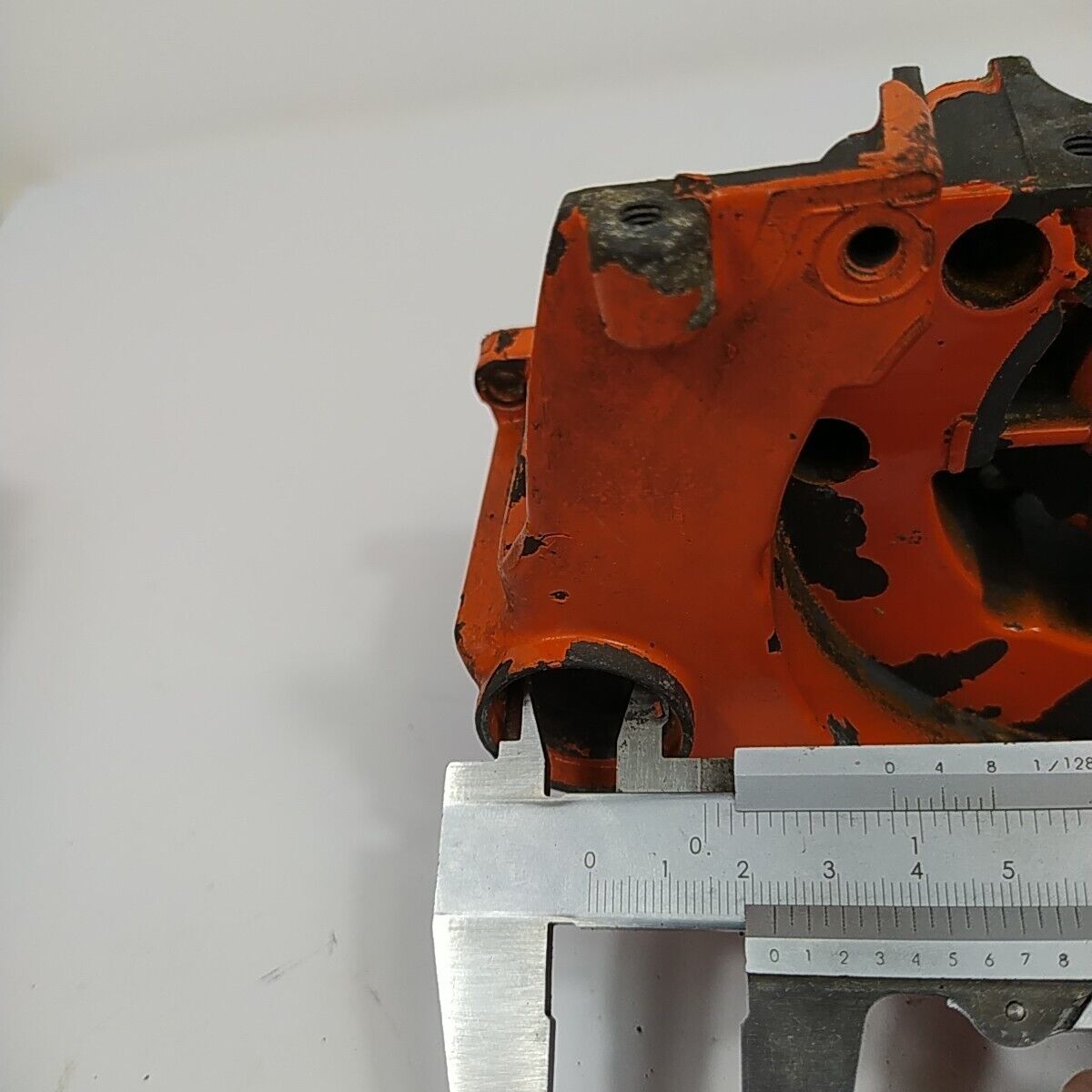 carter motore BASAMENTO CILINDRO PER MOTOSEGA OLEOMAC 254 ANTIBIBRANTE usato