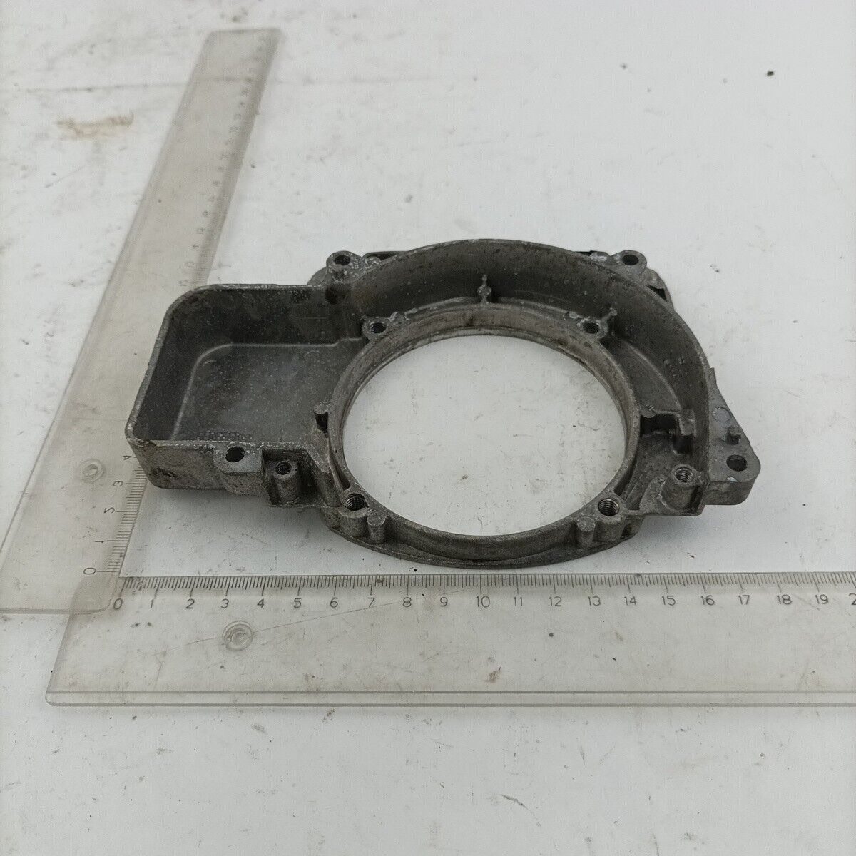Ricambi DECESPUGLIATORE ALPINA star 41 F Coperchio SUPPORTO Carter VOLANO  usato