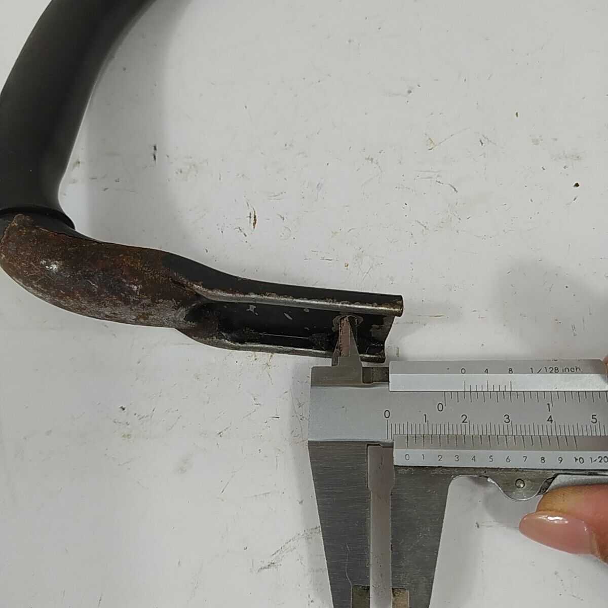 IMPUGNATURA trasporto manico PER MOTOSEGA MCCULLOCH 45 EUROPA 92 ricambi usati