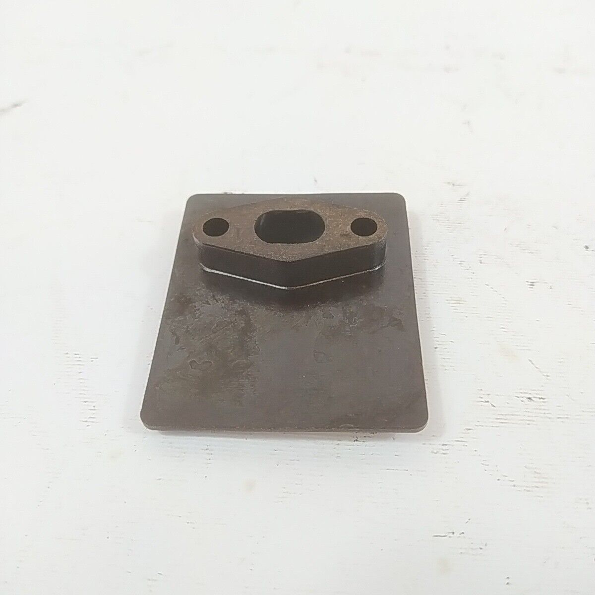 ricambio FLANGIA COLLETTORE CARBURATORE usato per decespugliatore KAWASAKI TD 33