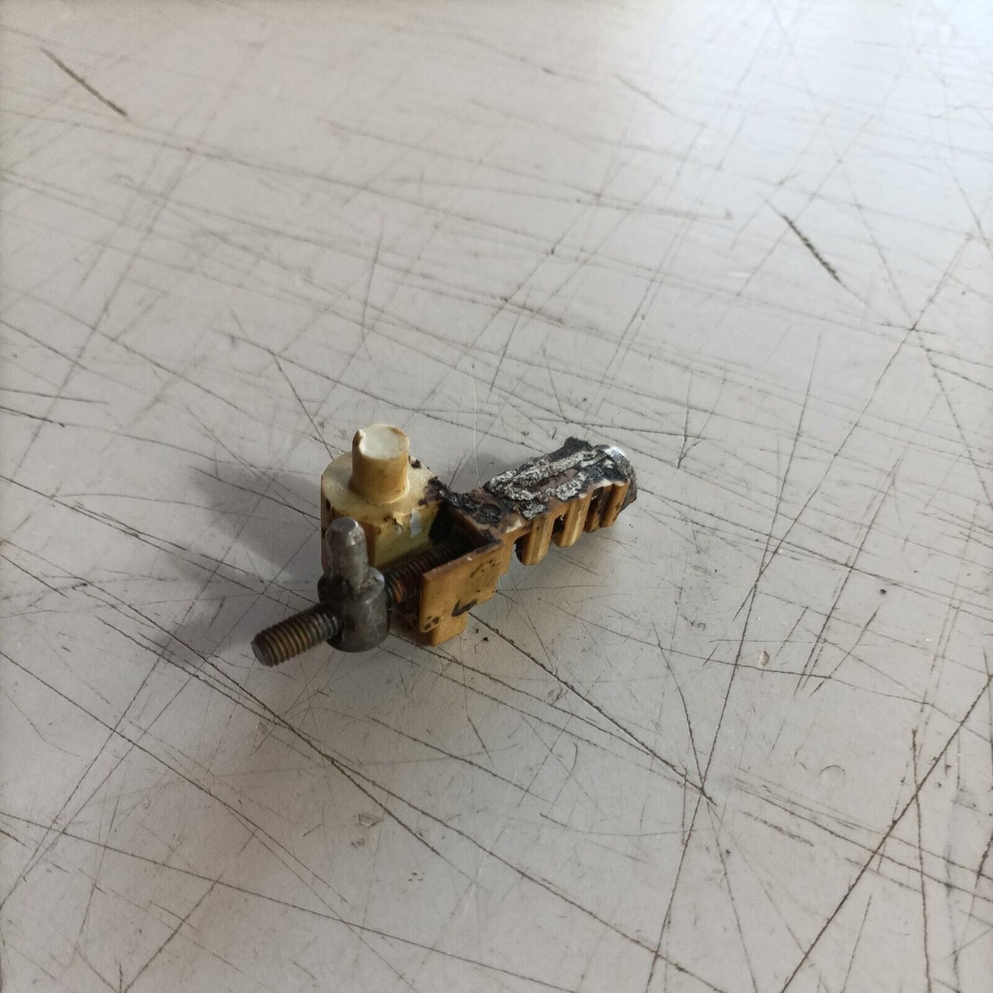 REGISTRO TENDI TENSIONATORE CATENA PER MOTOSEGA STIHL 018 / MS 170 180 017 usato