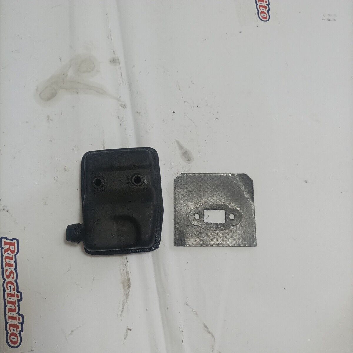 MARMITTA di Scarico SILENZIATORE  Usato per decespugliatore SANDRIGARDEN GBL 26 