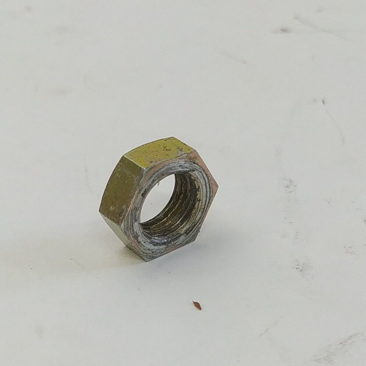 Ricambio DADO ALBERO MOTORE VOLANO usato per decespugliatore Komatsu ZENOAH G4K