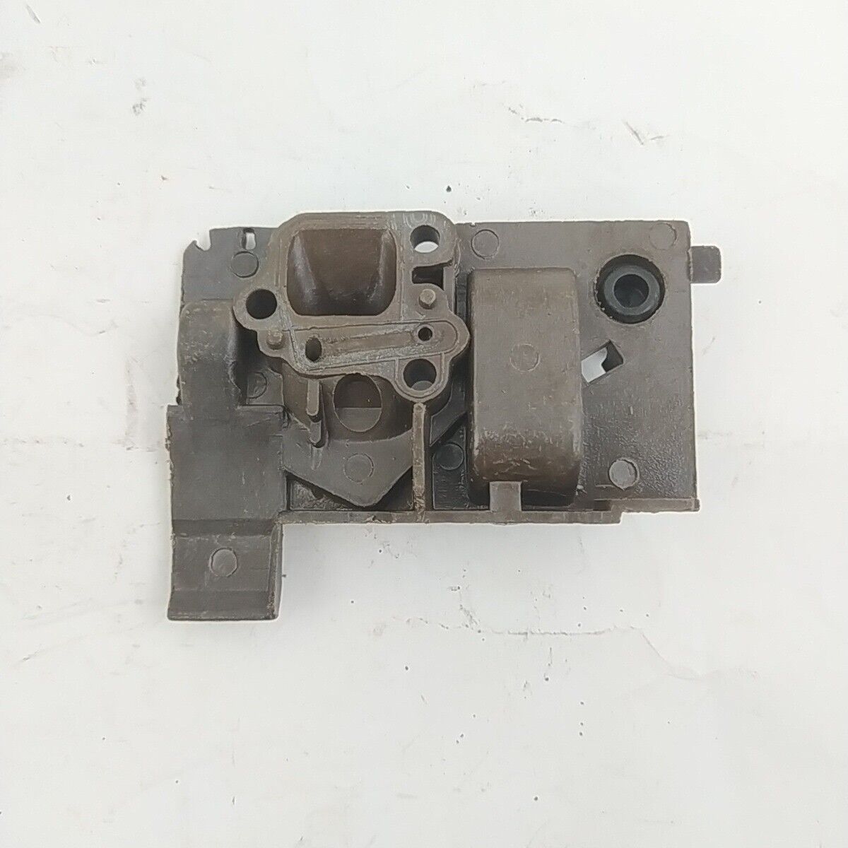 ricambi MOTOSEGA Blitz Oleo mac 240  FLANGIA COLLETTORE CARBURATORE usato