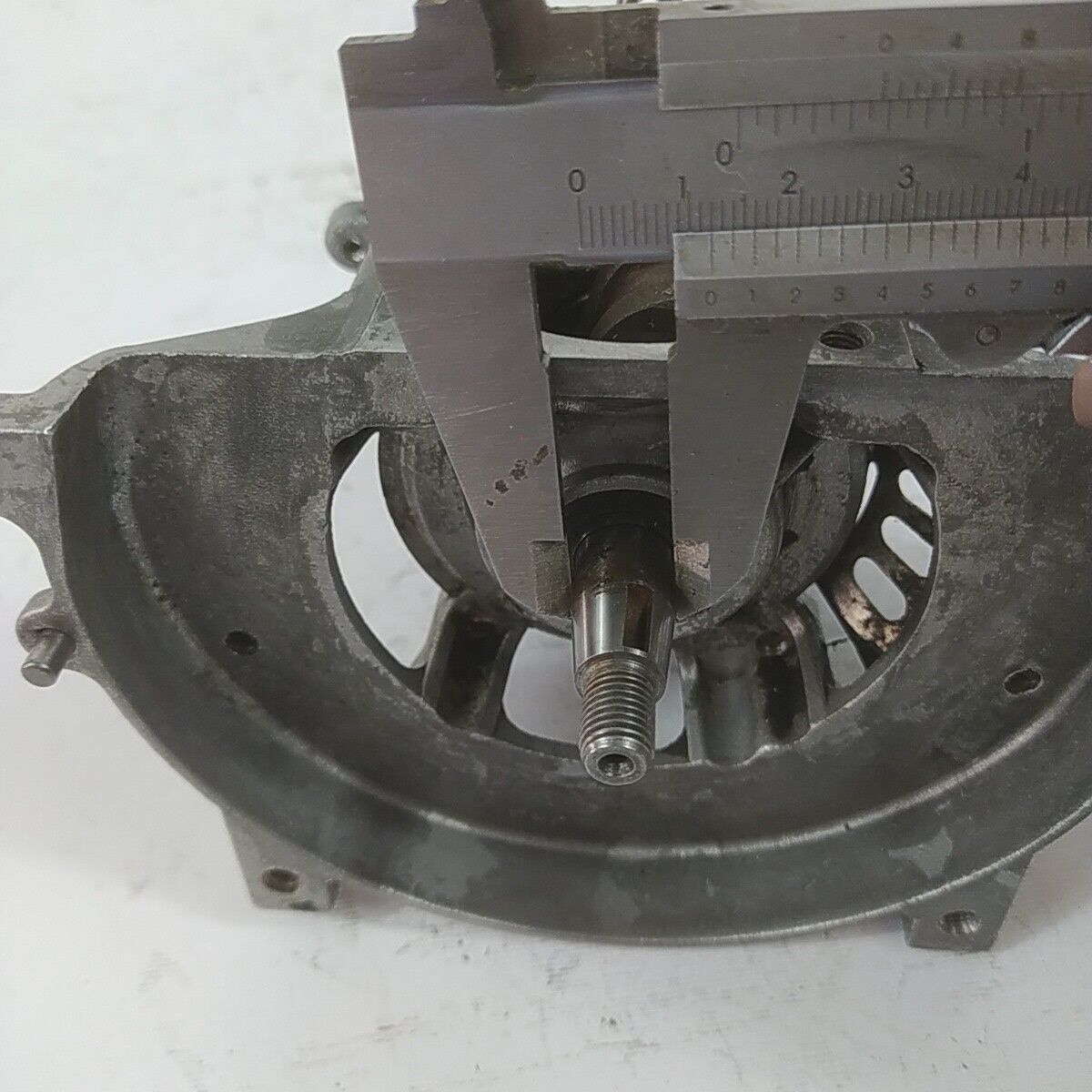 ricambio BASAMENTO CILINDRO ALBERO MOTORE usato decespugliatore KAWASAKI TD 33