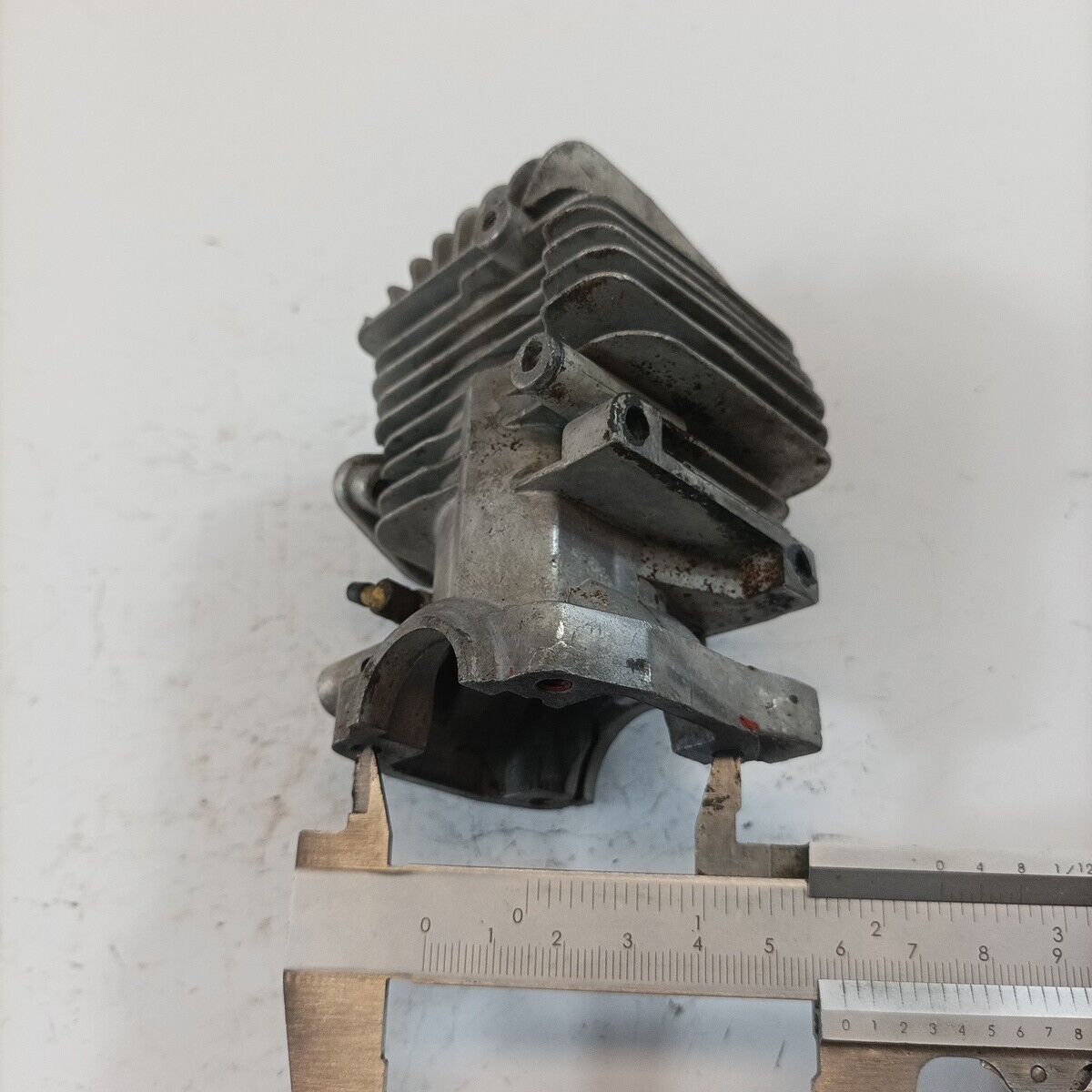 ricambio CILINDRO E PISTONE PER MOTOSEGA ALPINA da potature 25 diametro 34 usato