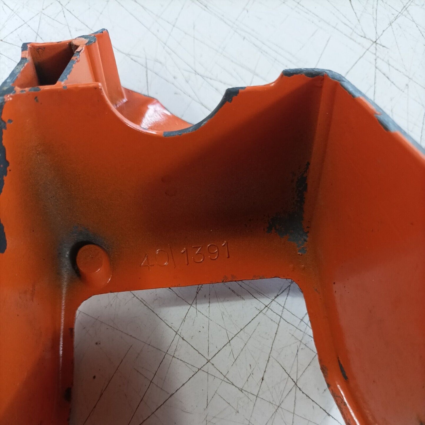 MOTOSEGA OLEOMAC 240 CARTER coperchio MOTORE MARMITTA TELAIO LATERALE DX usato