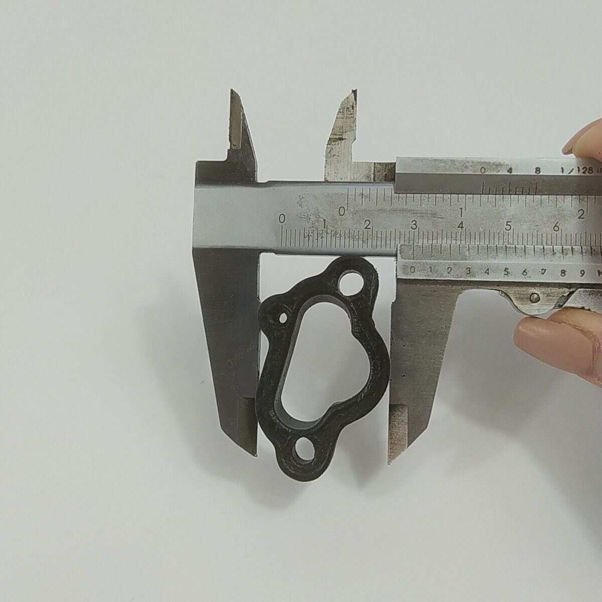 Ricambi FLANGIA COLLETTORE CARBURATORE per motosega castor ALPINA PROF 70 usati