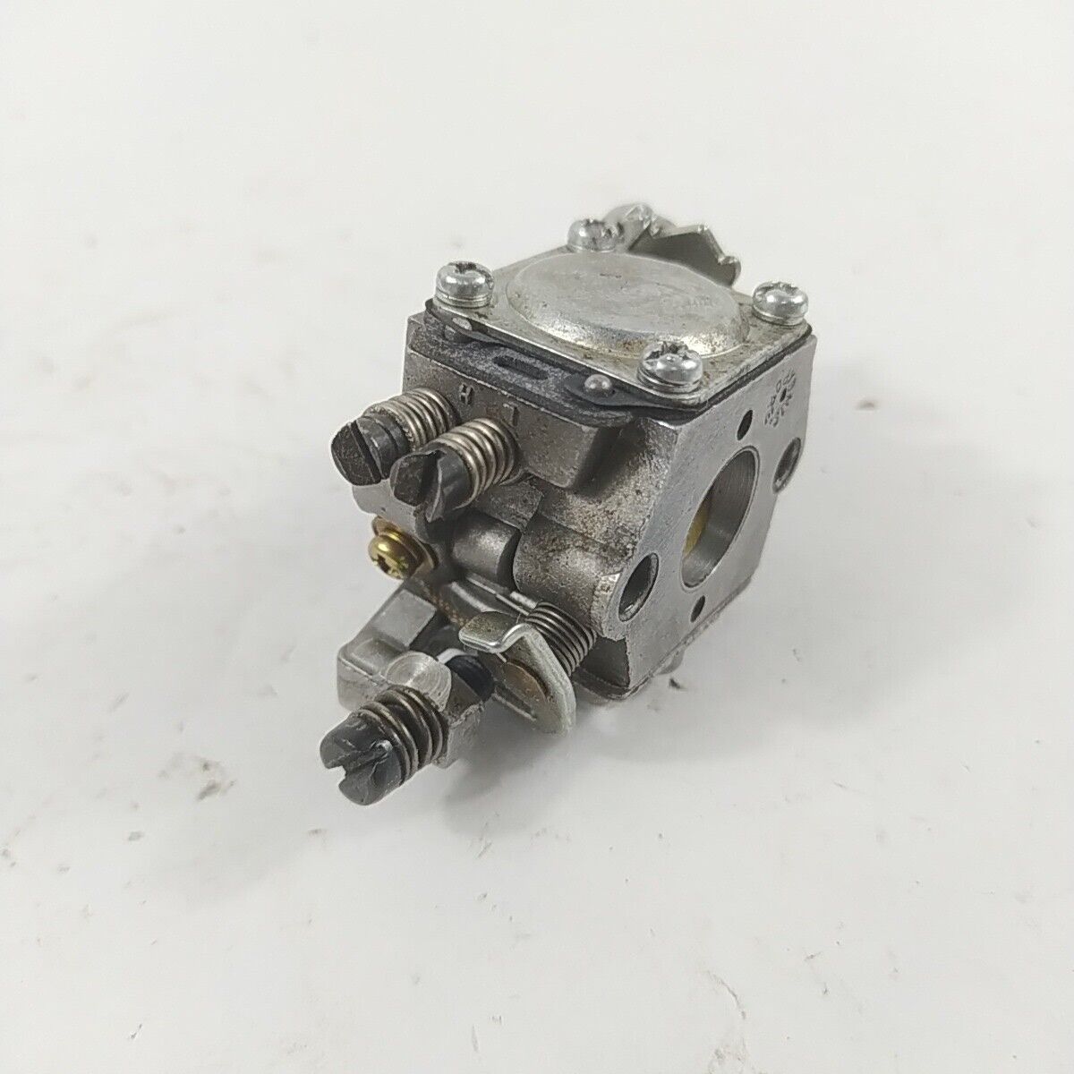 Ricambi per DECESPUGLIATORE HUSQVARNA 39 R usati CARBURATORE WALBRO WT 235