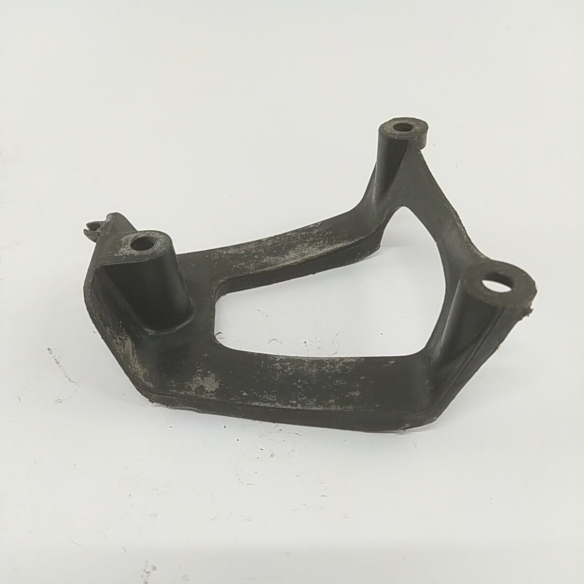 Ricambio usato STAFFA protezione SERBATOIO per decespugliatore KAWASAKI TG 33